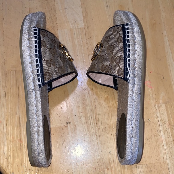 Authentic Gucci WOMEN'S GG MATELASSÉ CANVAS ESPADRILLE SANDAL - Picture 11 of 11